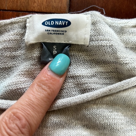 Size small lightweight sweater - Picture 4 of 4